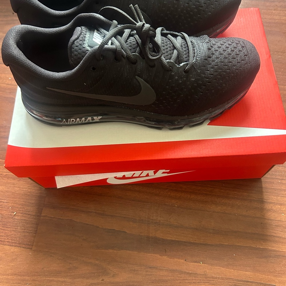 Nike Air Max 2017 Blackout